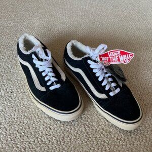 Vans Old Skull Suede and Sherpa Shoes (NEW)